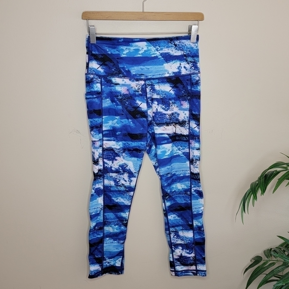 Senita Athletics Blue Abstract Print Capri Leggings Size Small